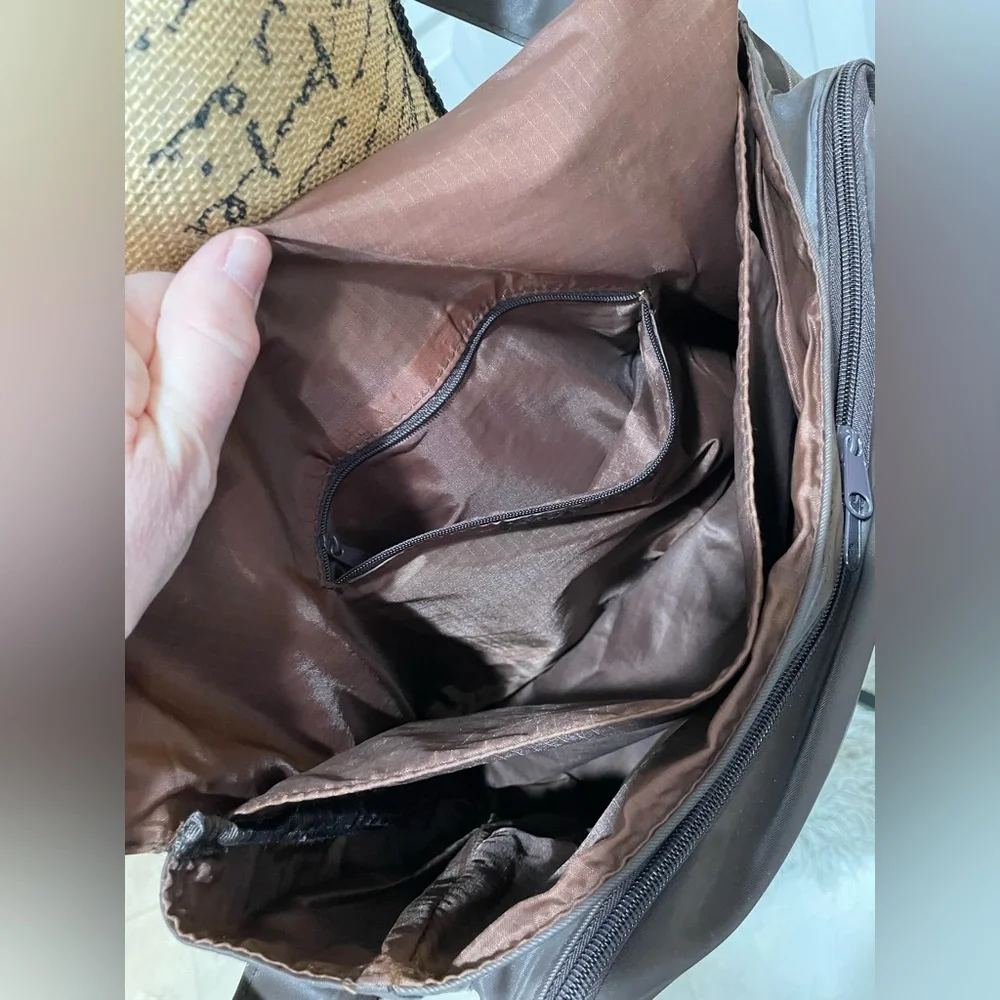 Kenneth Cole Reaction Dark Brown Messenger Bag